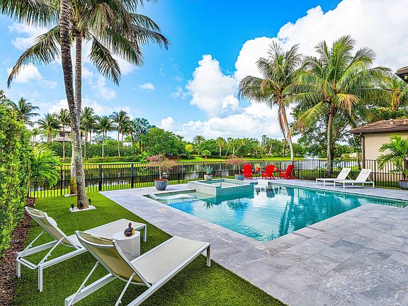 3rd image of 9349 Eden Roc Court