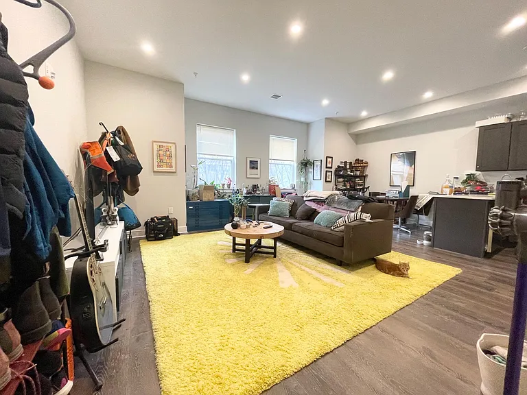 1229 N Franklin St #3 — Photo 4