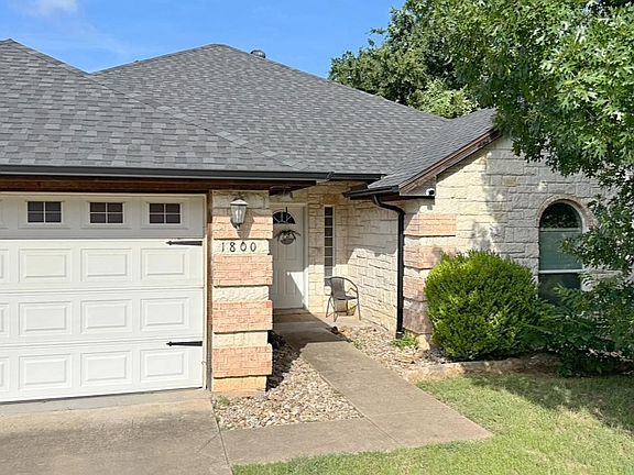 2nd image of 1800 W Spanish Trail Dr