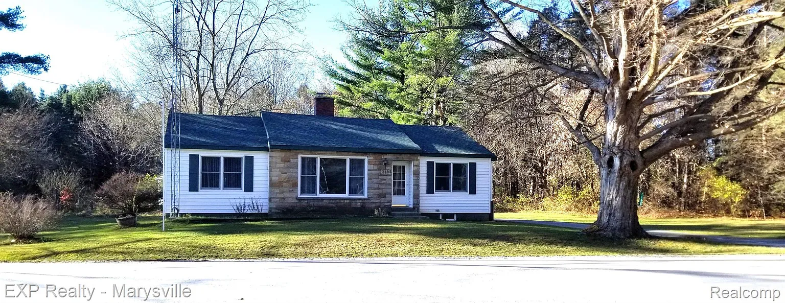 2195 Emerson Rd photo 1