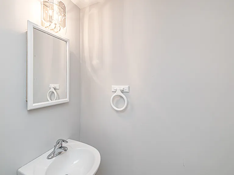 1851 Wellington Pl — Photo 11