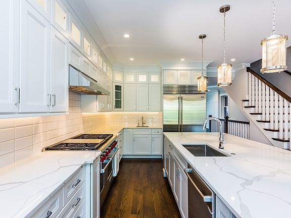 2nd image of 2417 N Artesian Ave #2