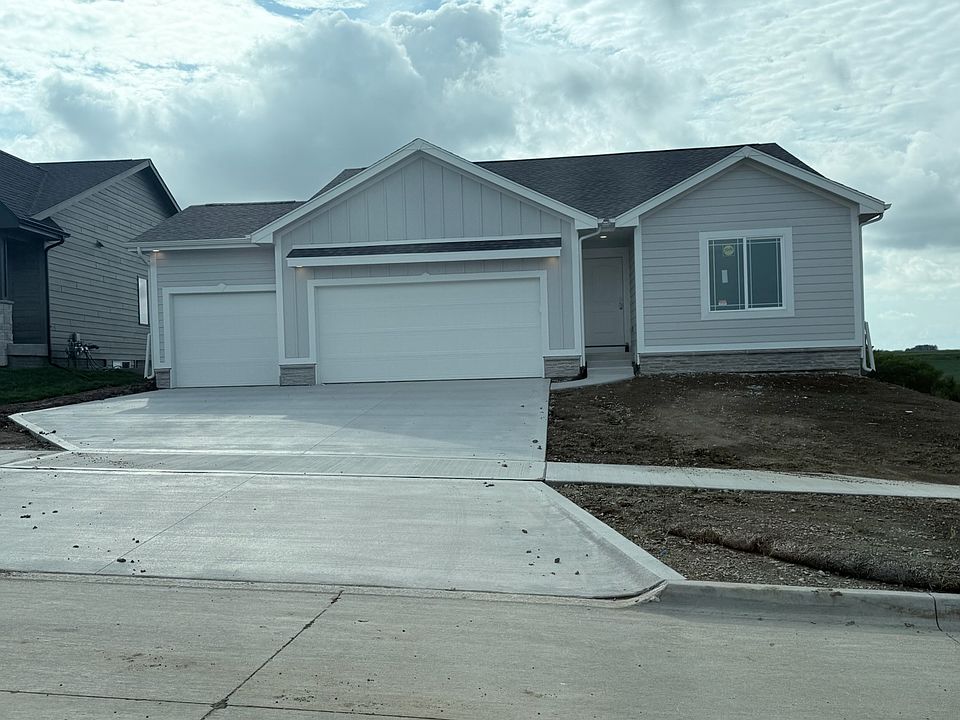 1st image of 3201 Marigold Cir