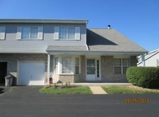 3515 Willowview Ct, Aurora, IL 60504