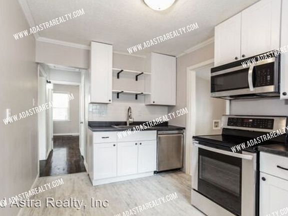 4th image of 821 N Crysler Ave
