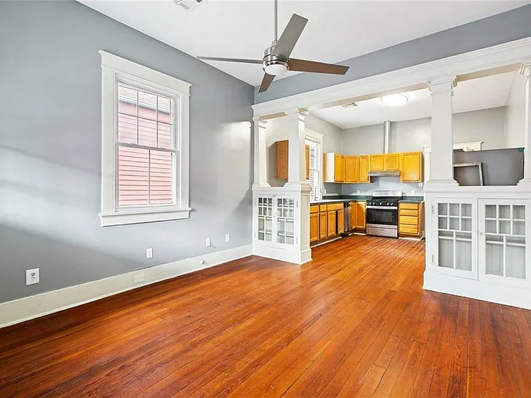 1705 Rousselin Dr — Photo 2