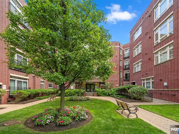3310 Riverview Avenue #310, Englewood, NJ 07631