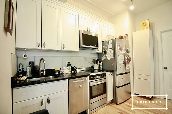 Rented by Grand & Co. | media 9