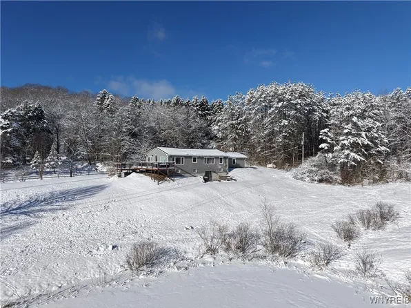 5004 Brown Rd, Great Valley, NY 14741