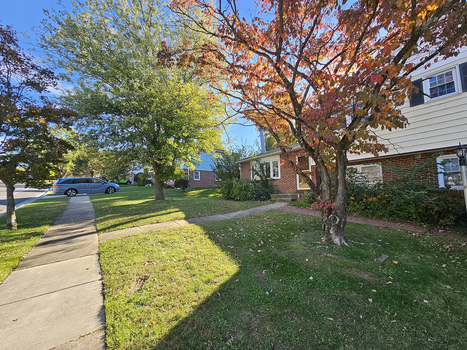4 bed, 2650 sqft, $3,200 — Photo 3