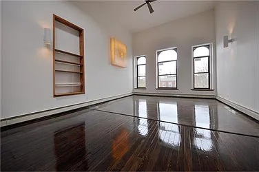 Rented by R New York