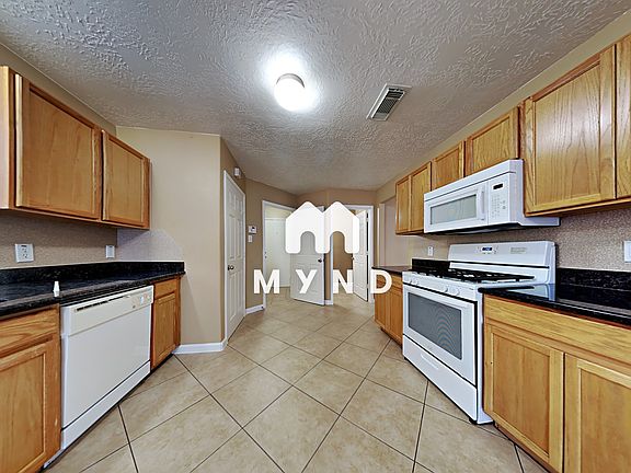 4th image of 21914 Hemlock Park Dr