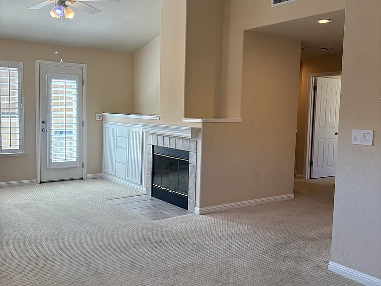 1690 Civic Center Dr — Photo 4