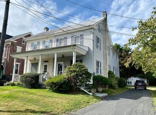 1808 Hoffmansville Rd, Frederick, PA 19435