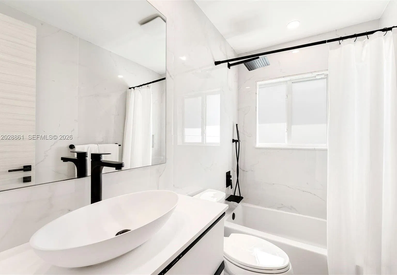 3 bed, 2.0 bath, $9,000 — Photo 3