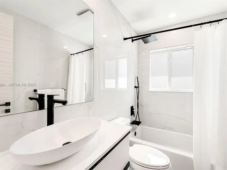 47 Palermo Ave — Photo 3