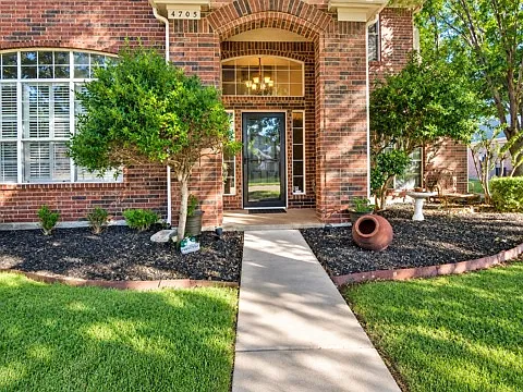 3 bed, 2.5 bath, 1984 sqft, $3,100 — Photo 3