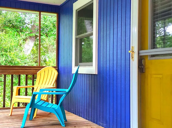 110 Harbour Rd, Kitty Hawk, NC 27948