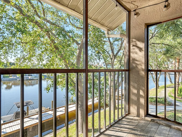5684 Baywater Dr — Photo 22