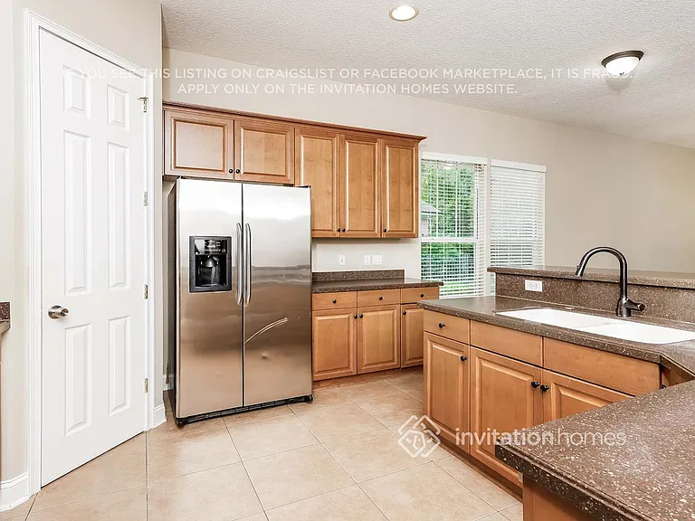133 W Village Dr — Photo 8