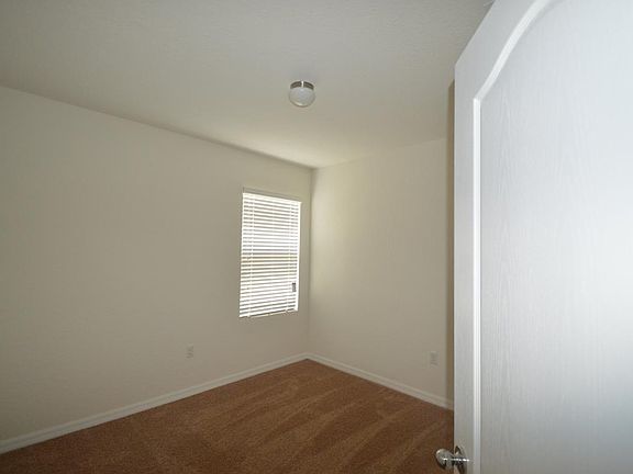 3rd image of 133 Lake Tracy Ct