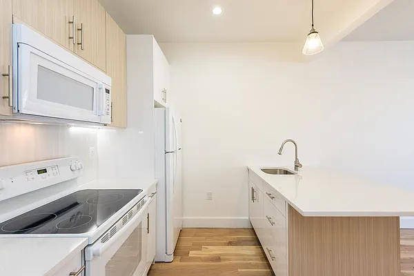 Rented by Nooklyn NYC LLC | media 47