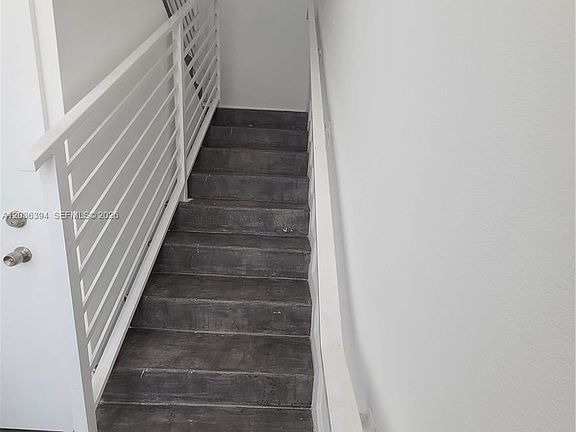 2nd image of 825 Michigan Ave Unit 7