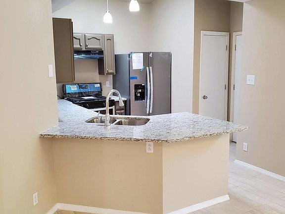 3rd image of 10437 Valle De Oro Dr