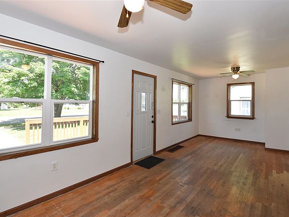 4th image of 1807 S Crosby Ave