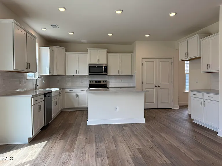 231 Faith Ave — Photo 10
