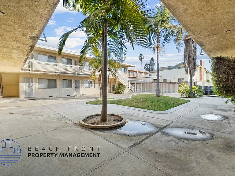 12726 S Truro Ave — Photo 8