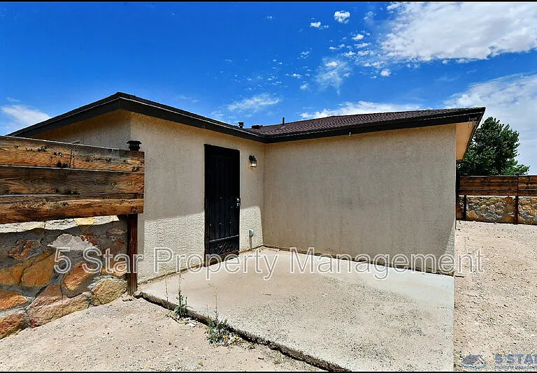 916 Villa Seca Dr — Photo 36