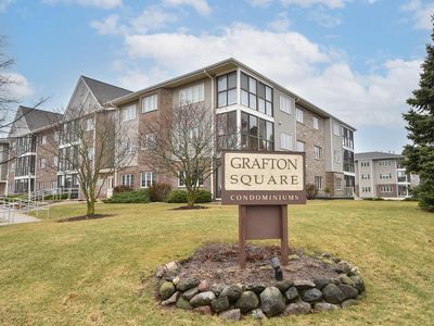 2123 1st AVENUE #208, Grafton, WI, 53024