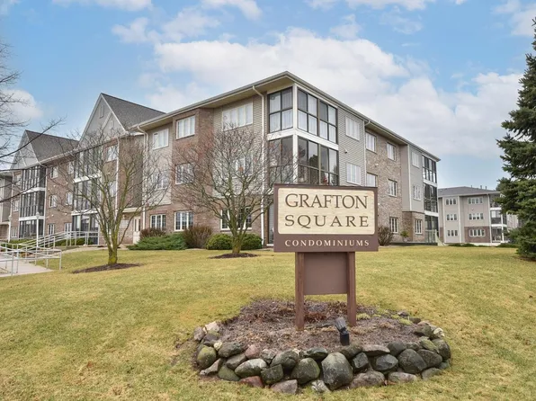 2123 1st AVENUE #208, Grafton, WI 53024