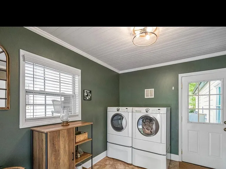 4326 Castleton Rd — Photo 8
