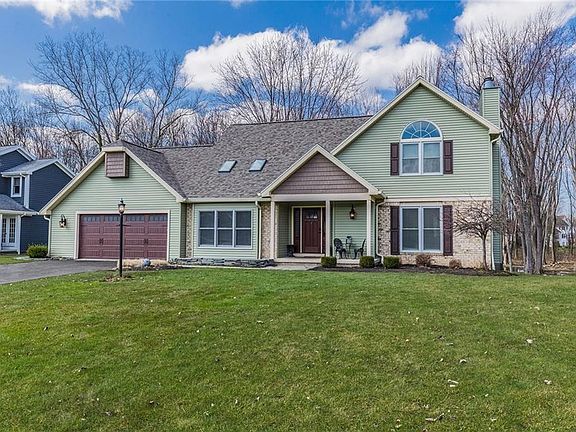 2nd image of 48 Old Country Ln
