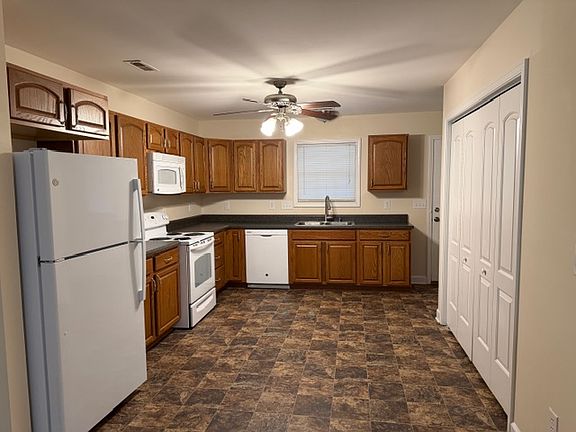2nd image of 21 Rolling River Way #21