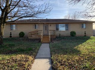 1304 E Bonaire Dr, Springfield, MO 65803