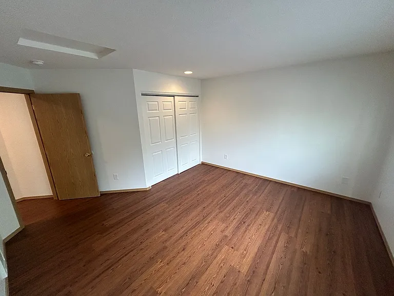 950 South Ash — Photo 18