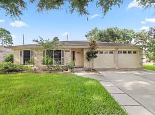 11415 Brook Meadows Ln, Meadows Place, TX 77477