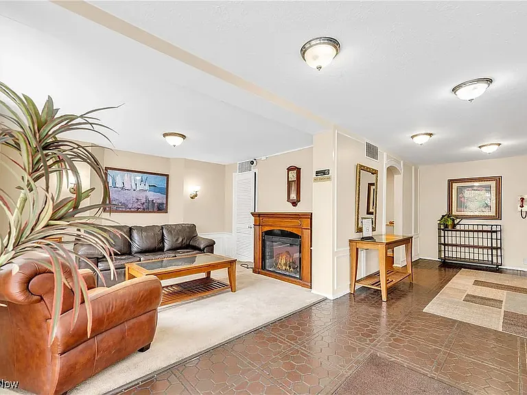 11811 Lake Ave #703 — Photo 29
