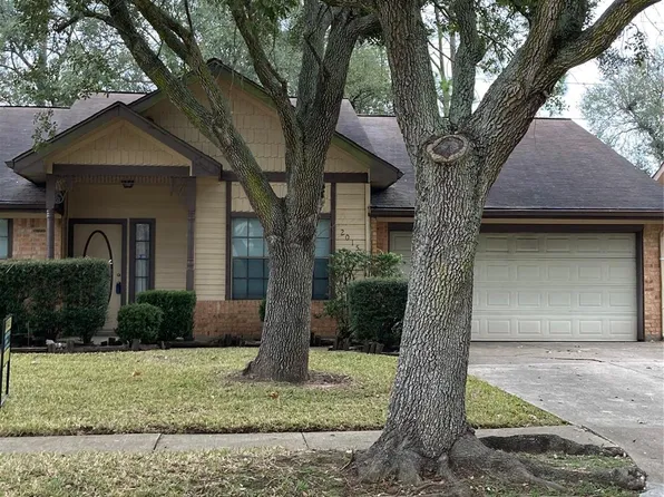 2015 Shorewood Ln, Sugar Land, TX 77479