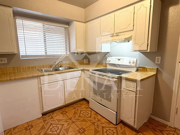 624 E Marilyn Ave #1 — Photo 8