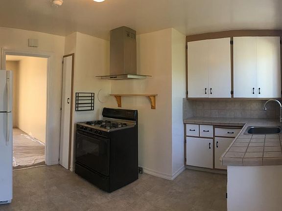 4th image of 759 Commercial Ave