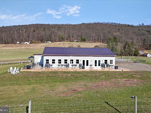 5th image of 596 Harman Rd