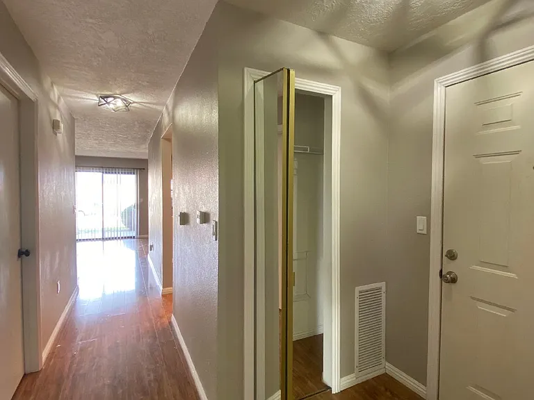 837-1D Country Club Dr SE — Photo 6