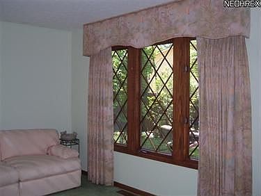 3rd image of 691 Oakhaven Dr