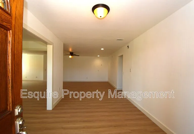 13515 W Telegraph Rd — Photo 3