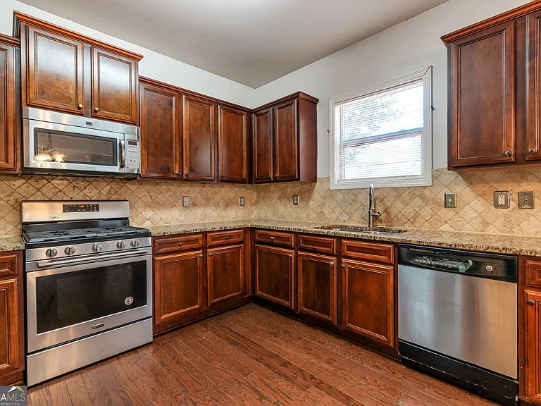 214 Farm Manor Ct — Photo 13