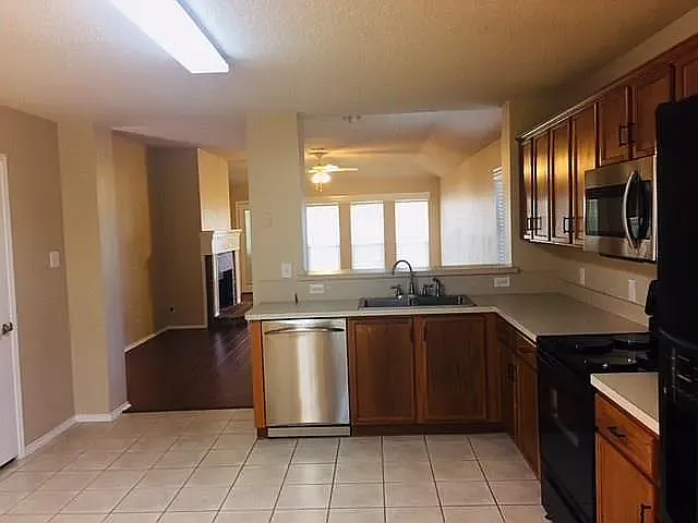 9908 Carter Dr — Photo 4